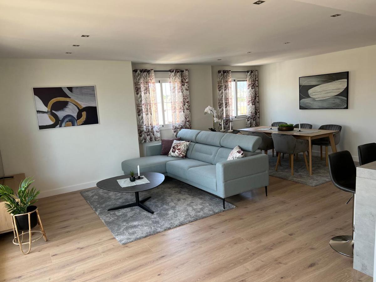 Luxury 190M2 Amplio Apartamento Moderno Con Terraza En La Azotea De 50M2 Junto A La Playa, En El Centro De Torre Del Mar, Malaga, Modern Large Apartment With 50M2 Roof Terrace By The Beach, Right In The Center Of Torre Del Mar, Malaga Bagian luar foto